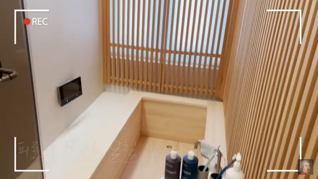 [종합] 홍진경, 평창동 대자택 안방 최초 공개…프라이빗 정원+기도 공간('공부왕찐천재')