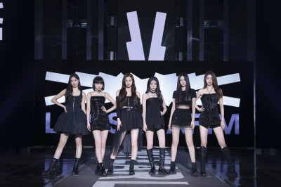 르세라핌, 데뷔 이틀 만에 역대 걸그룹 데뷔 앨범 초동 기록 넘었다