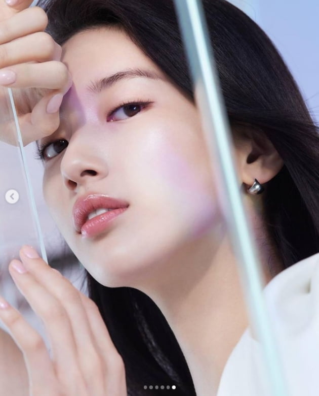 수지, 이래서 수지 수지 하나봐...극강 청순미모[TEN★]