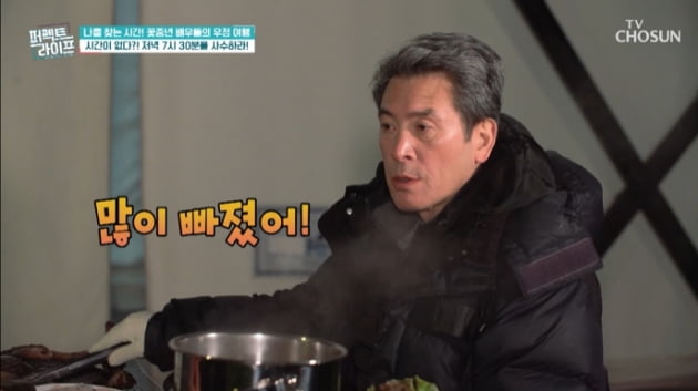 [종합] '58세' 변우민, 7첩 아침밥상 매일 차려주는 ♥19살 연하 아내…"7kg 감량"('퍼펙트 라이프')