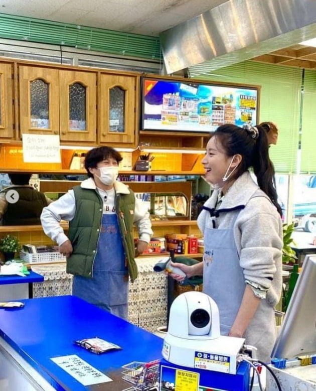 한효주, 일상이 화보인 알바생...포토 바이 혜수김[TEN★]