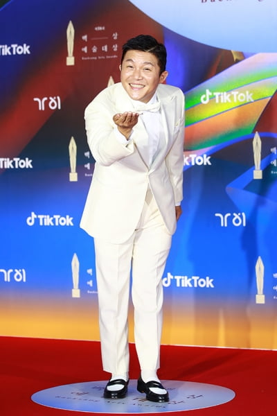 [TEN 포토] 조세호 '인사도 센스있게'