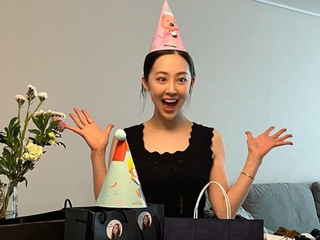 김다솜, 인생 잘 살았네…명품 C사→B사 선물이 몇개야? 으리으리한 생일[TEN★]