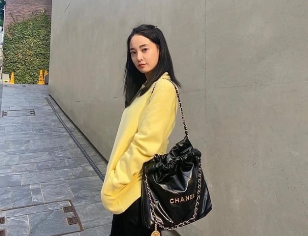 이주연, 700만원 명품 C사 가방 메고…귀염뽀짝 의상과 비교되네[TEN★]