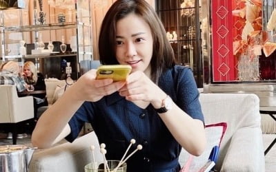 '권상우♥' 손태영, '요즘 애들' 따라하기 "거꾸로 브이" 도전했지만 "연습 필요" [TEN★]