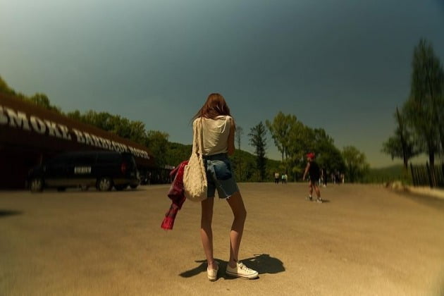 '엄태웅♥' 윤혜진, 아직 쌀쌀한데 각선미 자랑…황금 비율에 깡마른 몸매[TEN★]