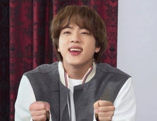 방탄소년단 진, 반갑게 건낸 아미 향한 인사 '석찌니 등장'[TEN★]
