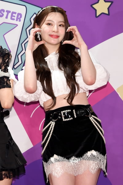 [TEN 포토] 스테이씨 세은 '깜찍한 하트'