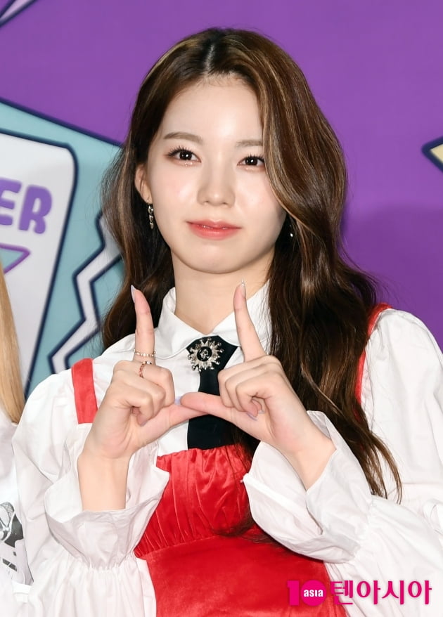 [TEN 포토] 니쥬 아야카 '자체발광 미모'