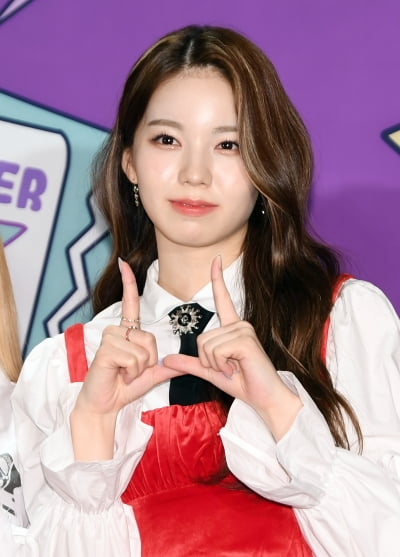 [TEN 포토] 니쥬 아야카 '자체발광 미모'