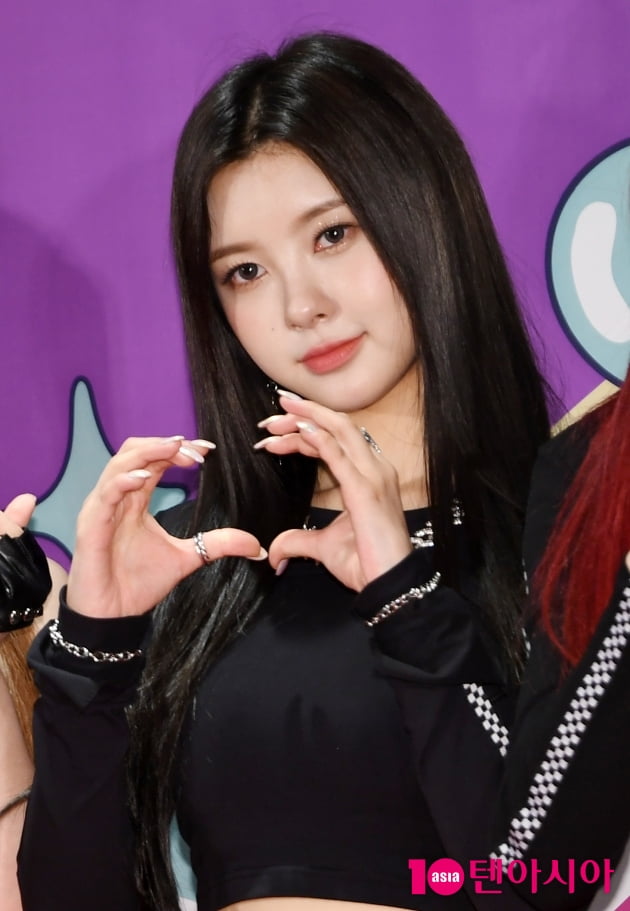 [TEN 포토] 케플러 다연 '새침한 하트'