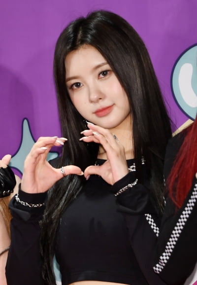 [TEN 포토] 케플러 다연 '새침한 하트'