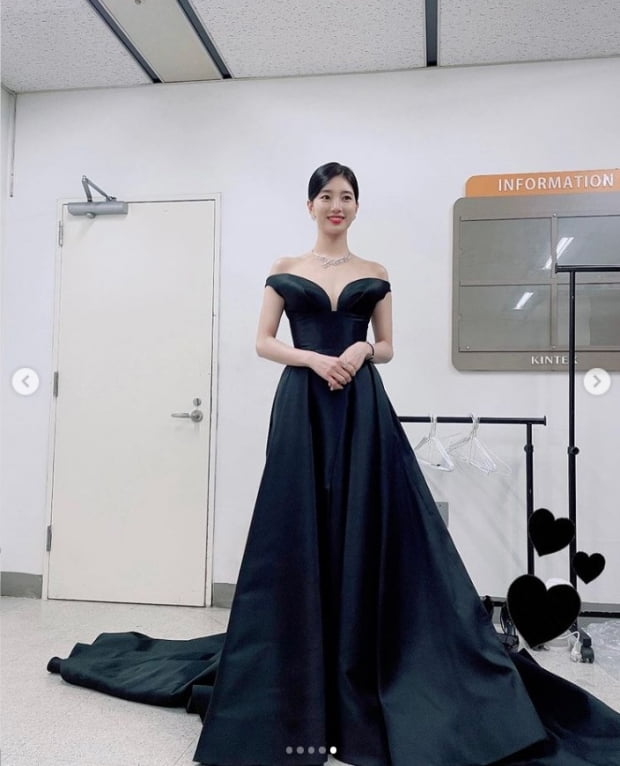 수지, 아찔한 가슴골+뻥뚫린 뒤태...드레숮 is 뭔들[TEN★]