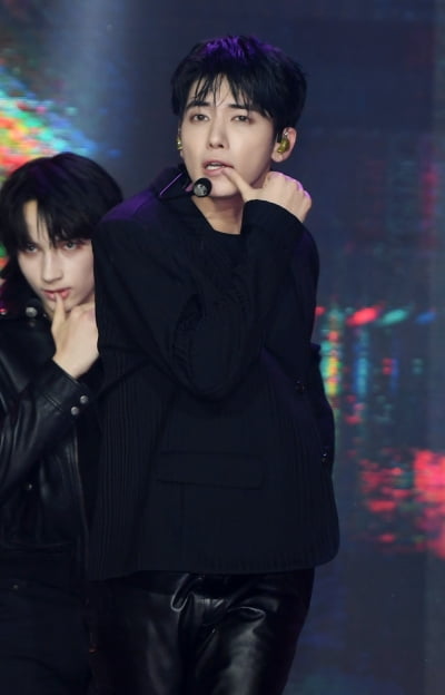 [TEN포토] TXT 태현 '돋보이는 이목구비'