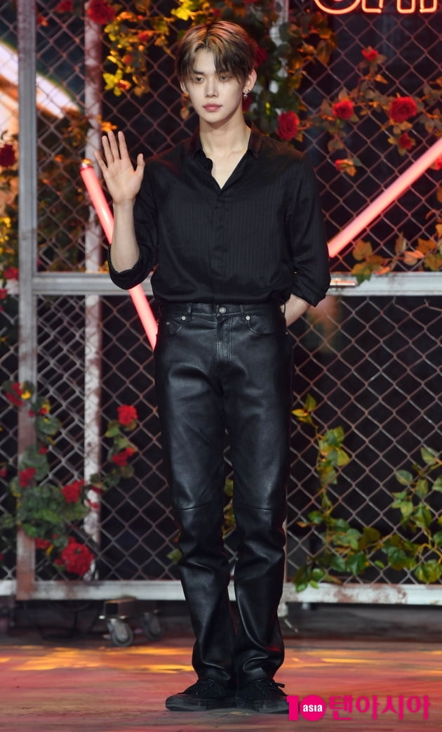 [TEN포토] TXT 연준 '우주를 담은 눈동자'