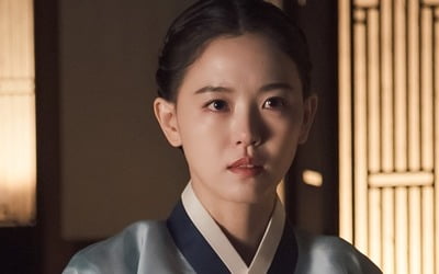 강한나, 장혁 질녀됐다…관복 차림으로 마주한 이유 ('붉은 단심')