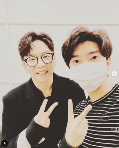 이적, 임영웅과 다정한 투샷...콘서트 뒤 피곤할 텐데 와주니 감동[TEN★]