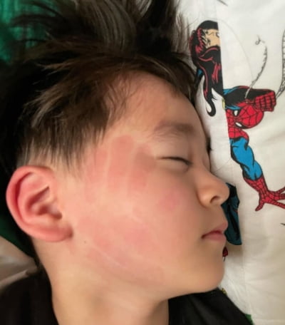 샘 해밍턴 子 벤틀리, 싸다구 맞은건 아니구요 뭐지?...놀라셨지요~[TEN★]