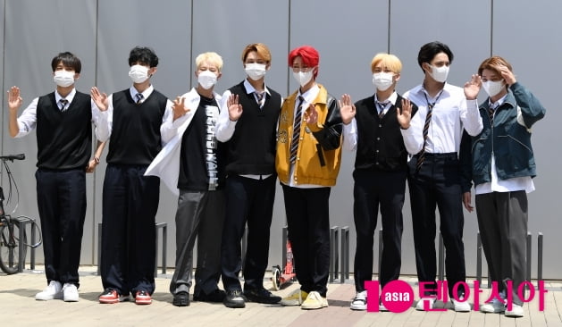 [TEN 포토] 세븐틴 '교복도 찰떡이죠~'
