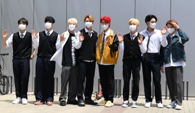 [TEN 포토] 세븐틴 '교복도 찰떡이죠~'