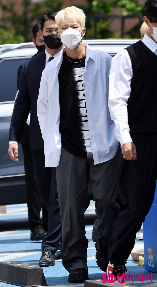 [TEN 포토] 세븐틴 호시 '강렬한 등장'