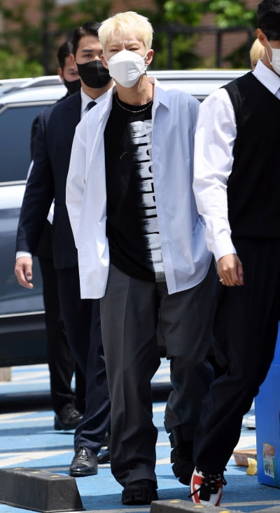 [TEN 포토] 세븐틴 호시 '강렬한 등장'