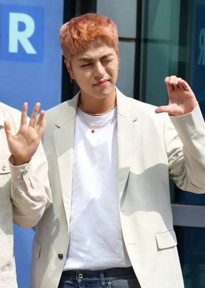 [TEN 포토] 아이콘 구준회 '치명적인 윙크'