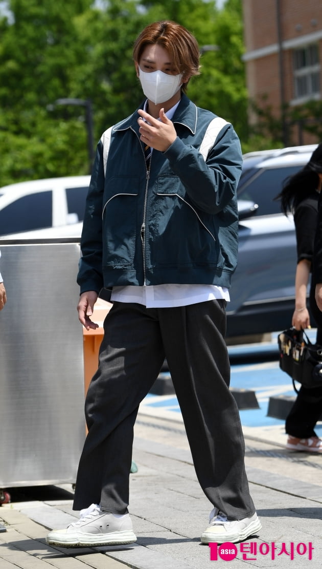 [TEN 포토] 세븐틴 조슈아 '오늘도 멋짐폭발'