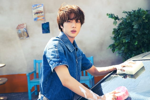 방탄소년단 진, 멕시코 드라마에서 '가장 잘생긴 사람'으로 언급