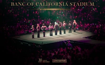 트와이스, K팝 걸그룹 최초 북미 스타디움 입성