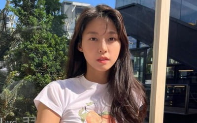 설현, 통통했던 시절은 잊어야할 듯…한줌 개미허리 '눈길'[TEN★]