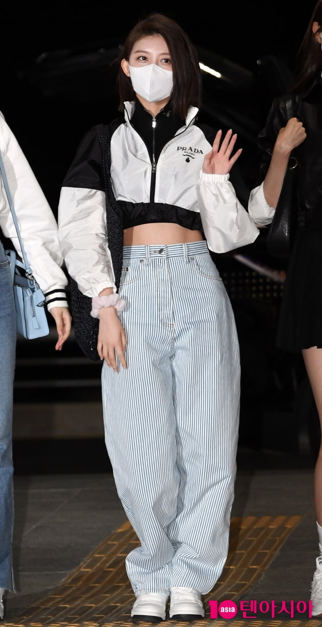 [TEN 포토] 아이브 가을 '개미허리'