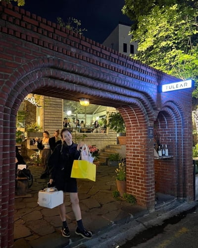 '오지호♥' 은보아, 갈수록 어려지네…꽃다발+케이크 선물에 신난 애둘맘[TEN★]