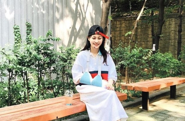 박규리, 얼굴 상처+오른팔엔 붕대 감아도 활짝 미소…무슨 일?[TEN★]