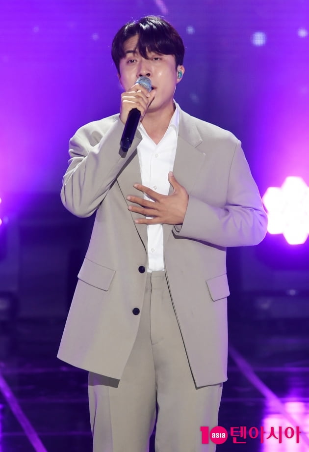 [TEN 포토] 재하 ''애수' 열창'