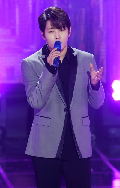 [TEN 포토] 김중연 '부디 오래오래'