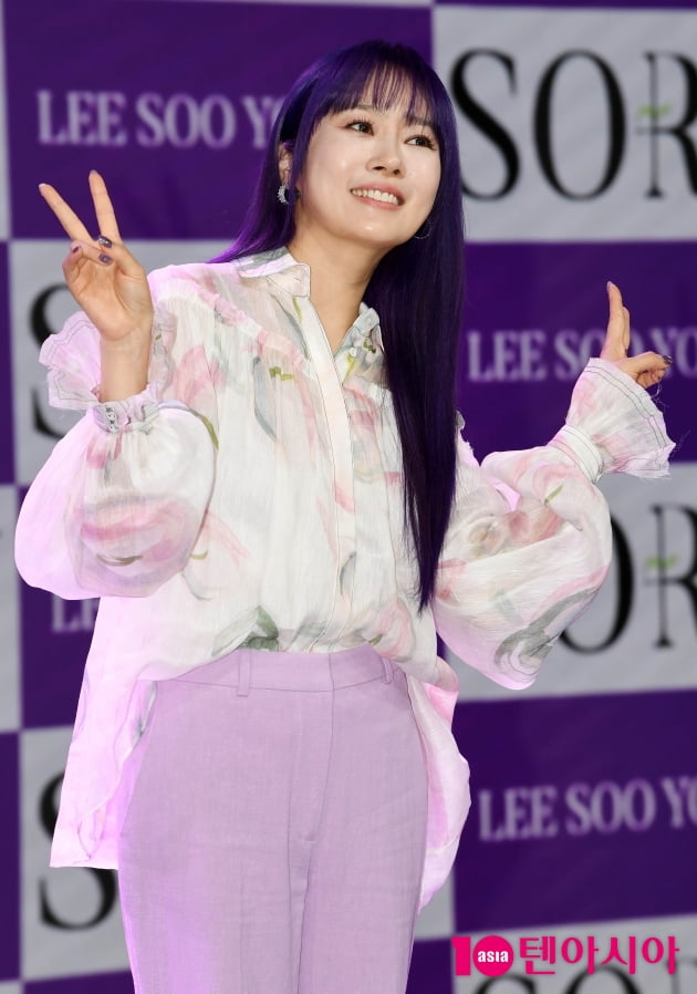 [TEN 포토] 이수영 '해맑게...'
