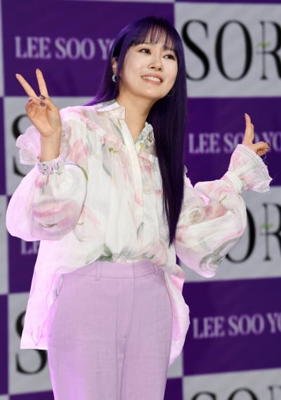[TEN 포토] 이수영 '해맑게...'
