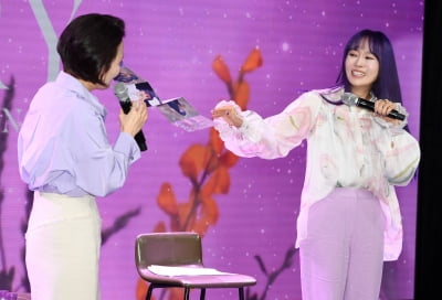 [TEN 포토] 이수영 "팬레터 보내주세요~"