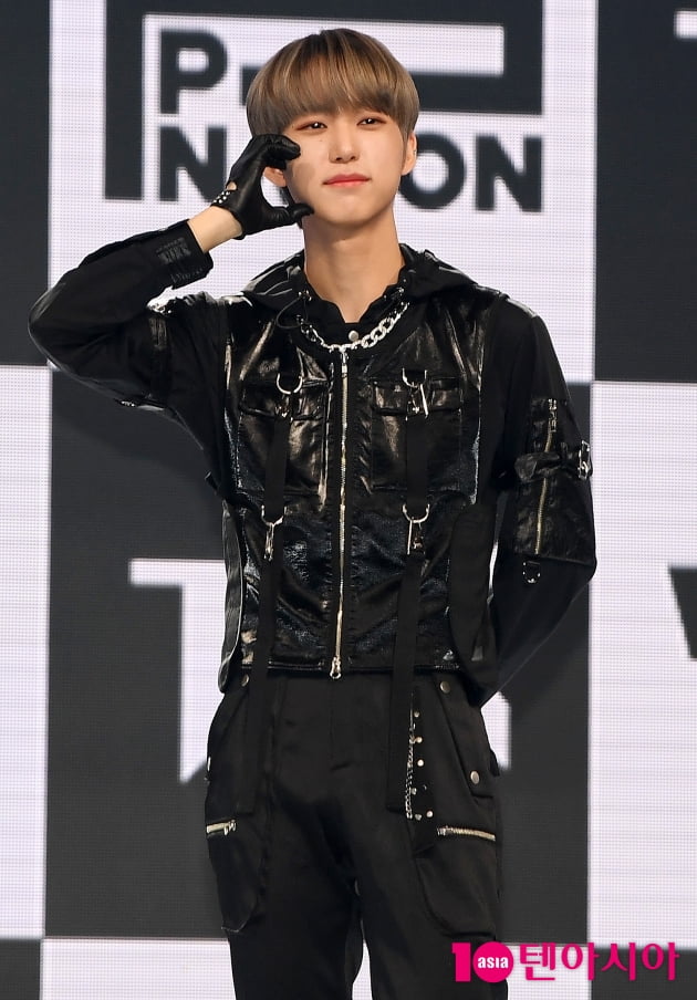 [TEN 포토] 티엔엑스 은휘 '상큼한 볼하트'