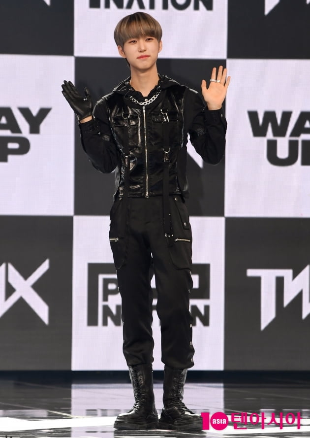 [TEN 포토] 티엔엑스 은휘 '신비주의 인사드려요'