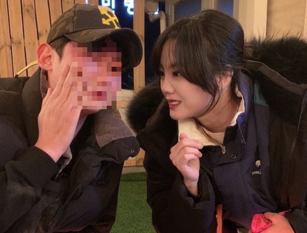 [종합] 고은아, 살 빼다가 열애? 테니스 코치와 나눈 SNS 보니 