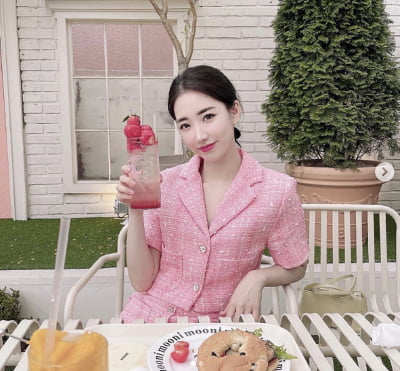 배수진, 오늘은 핑크 공주네…음료수까지 완벽한 연출 [TEN★]