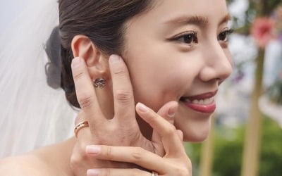 '이규혁♥' 손담비, 손가락이 무거울 웨딩링…대체 몇 캐럿이야 [TEN★]