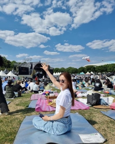 전소민, 한가롭게 야외 페스티벌 참석…꾸안꾸 패션도 '찰떡'[TEN★]