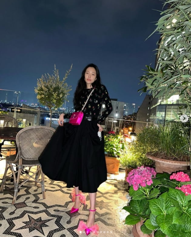 손나은, 핑크를 사랑하는 소녀?...21인치 한줌허리[TEN★]