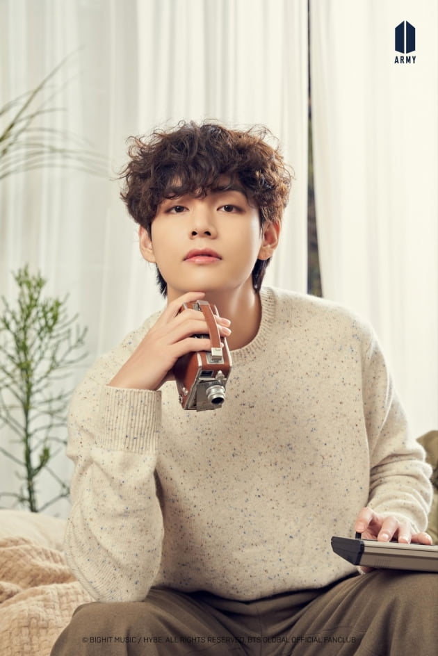 방탄소년단 뷔, WEEKEND With V' 얼굴천재의 빈틈없는 숨멎비주얼