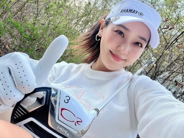 '기태영♥' 유진, 골프웨어룩을 빛나게 하는 '씨즈 HM+'…전직 요정의 화사한 미모[TEN★]