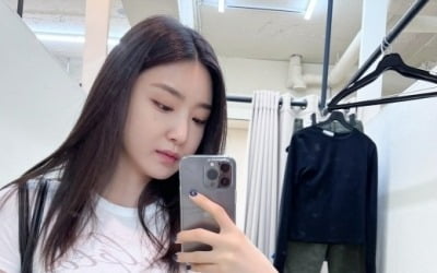 브브걸 유나, 과감 '배꼽 노출'…멤버 유정 "보기 안좋아요~ 가려요" [TEN★]