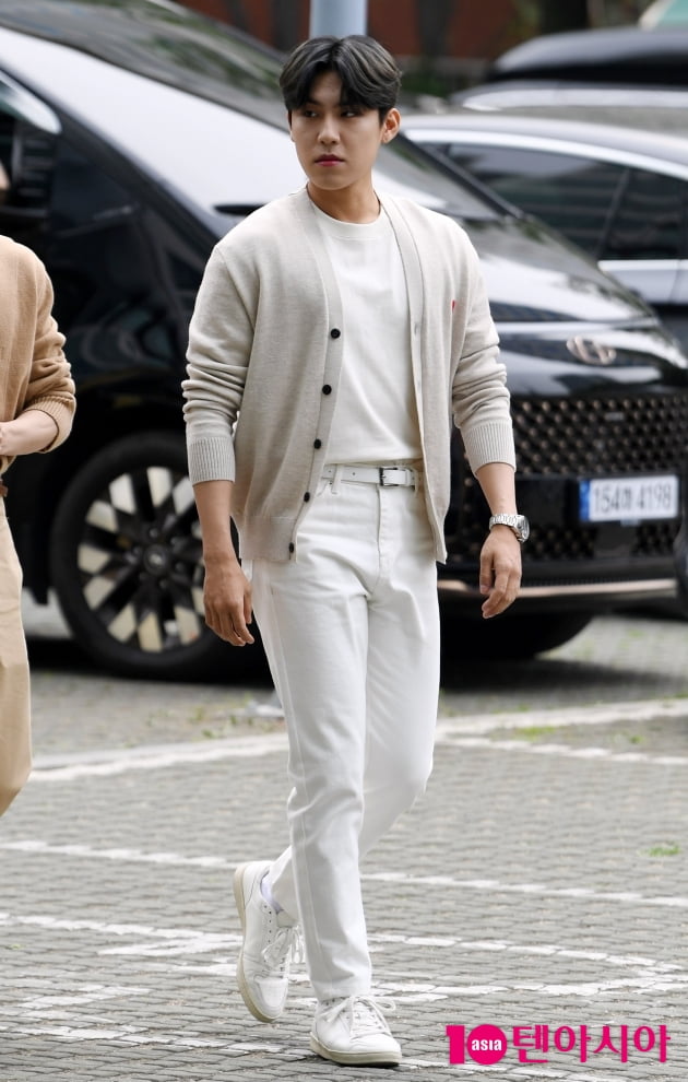 [TEN 포토] AB6IX 박우진 '우아한 화이트'